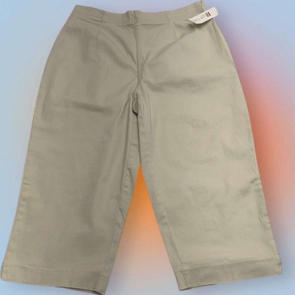 CROFT & BARROW Women’s 6P Khaki Capri Pant